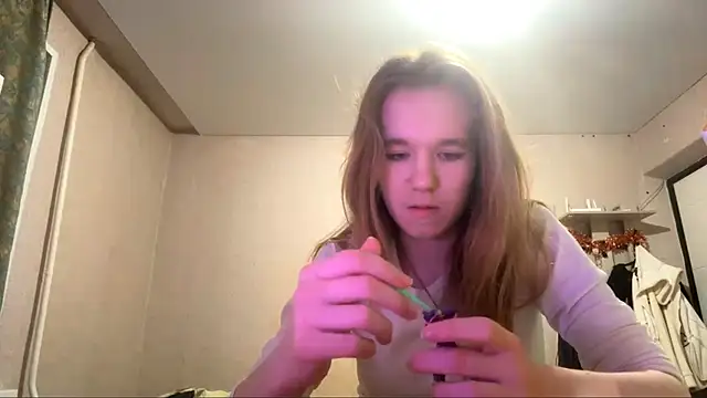 LeomaJee online show from April 15, 6:48 pm