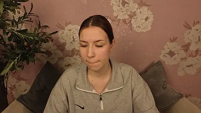 Snapshot of AleshiaFontes chatting on March 3, 11:49 am AleshiaFontes online show from March 3, 11:49 am