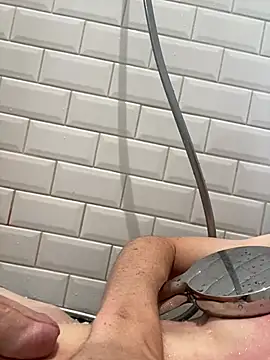 Snapshot of Axel_chaud64 chatting on July 10, 12:41 pm Axel chaud64 online show from July 10, 12:41 pm