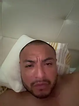 Snapshot of alexandeerr1986 chatting on June 27, 8:30 am alexandeerr1986 online show from June 27, 8:30 am