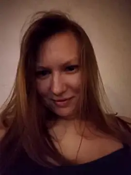 Snapshot of August_Shine chatting on April 8, 6:08 pm August Shine online show from April 8, 6:08 pm