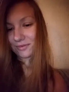 Snapshot of August_Shine chatting on April 9, 6:13 pm August Shine online show from April 9, 6:13 pm