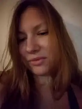 Snapshot of August_Shine chatting on April 14, 6:14 pm August Shine online show from April 14, 6:14 pm