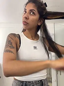 Snapshot of VioletaHills_ chatting on June 5, 12:33 pm VioletaHills online show from June 5, 12:33 pm