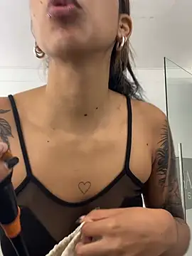 Snapshot of VioletaHills_ chatting on June 7, 1:15 pm VioletaHills online show from June 7, 1:15 pm