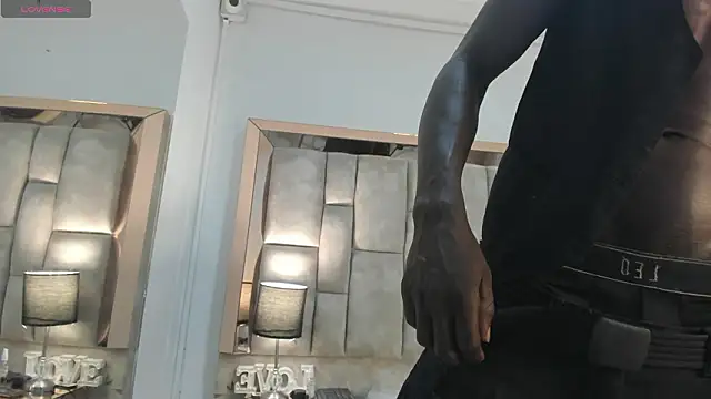 Titan Moreno  online show from March 28, 12:05 pm