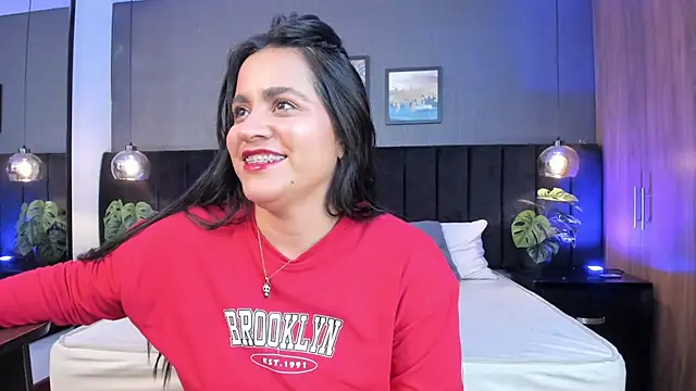 Snapshot of alejandra__garcia chatting on July 7, 3:20 am alejandra garcia online show from July 7, 3:20 am