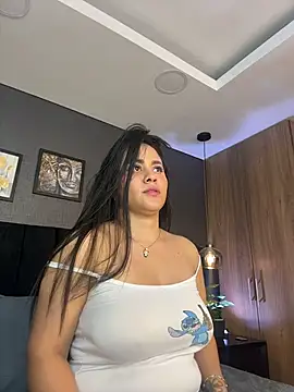 Snapshot of alejandra__garcia chatting on July 17, 3:35 am alejandra garcia online show from July 17, 3:35 am
