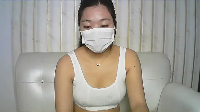 RESMA-CUTEE00 online show from August 6, 11:01 am
