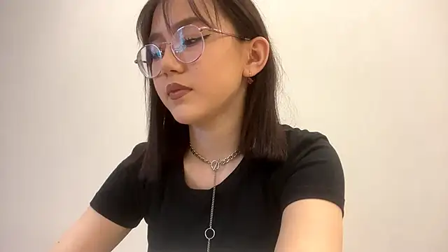 Snapshot of SolvedGlobe chatting on February 28, 1:34 pm SolvedGlobe online show from February 28, 1:34 pm