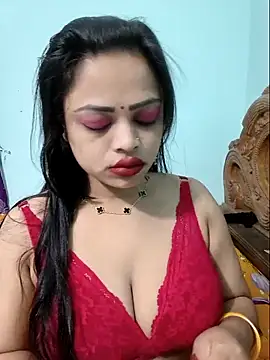 Snapshot of Beauty-3 chatting on April 19, 11:29 pm Beauty-3 online show from April 19, 11:29 pm