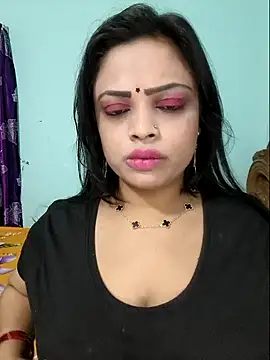 Snapshot of Beauty-3 chatting on May 1, 8:35 pm Beauty-3 online show from May 1, 8:35 pm