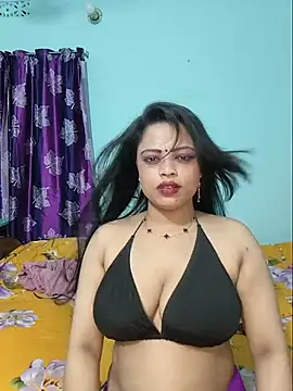 Snapshot of Beauty-3 chatting on May 15, 9:00 pm Beauty-3 online show from May 15, 9:00 pm