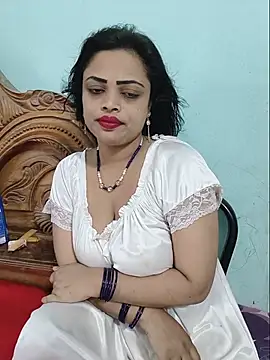 Snapshot of Beauty-3 chatting on June 26, 1:54 am Beauty-3 online show from June 26, 1:54 am