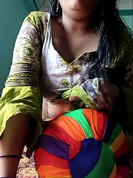 Snapshot of Beauty-3 chatting on July 2, 8:42 am Beauty-3 online show from July 2, 8:42 am