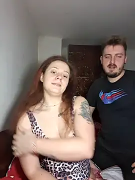 Snapshot of Thehoneyduo chatting on March 1, 8:44 pm Thehoneyduo online show from March 1, 8:44 pm