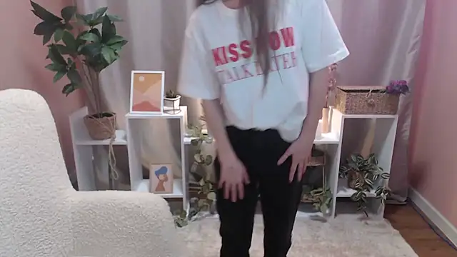 MistyBree online show from March 12, 9:26 am