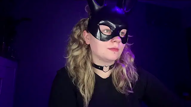 YoungAlina online show from May 7, 10:59 pm