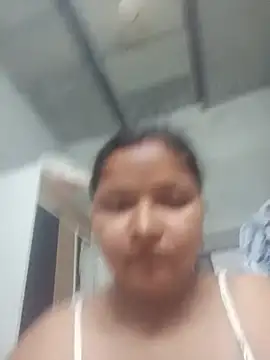 Snapshot of priti_25 chatting on May 15, 2:35 pm priti 25 online show from May 15, 2:35 pm