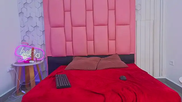 ashlleyray online show from March 12, 8:15 pm