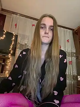 Snapshot of LunaVey chatting on June 8, 6:41 pm LunaVey online show from June 8, 6:41 pm