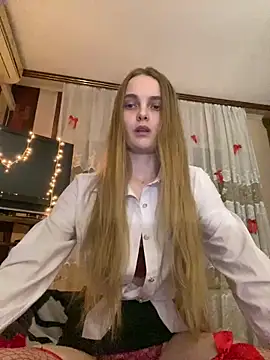 Snapshot of LunaVey chatting on June 9, 6:19 pm LunaVey online show from June 9, 6:19 pm
