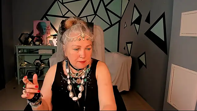 LilaMaharani online show from March 25, 1:28 pm