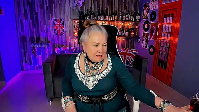Snapshot of LilaMaharani chatting on May 2, 1:16 pm LilaMaharani online show from May 2, 1:16 pm
