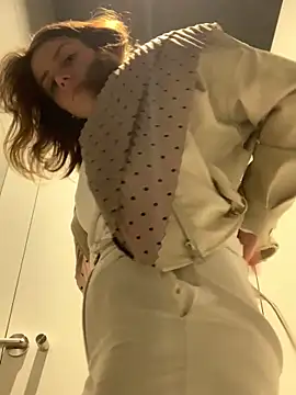 VelvetChloe online show from April 13, 2:11 pm