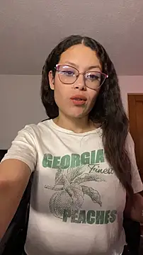 sara  aster online show from April 3, 10:30 pm