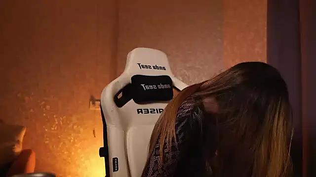 kissandtouch online show from March 2, 5:20 pm