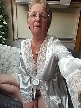 lescoquinsdu40 online show from April 14, 8:15 pm