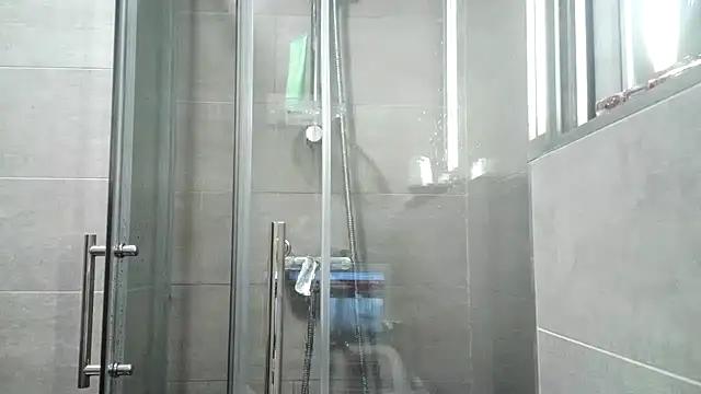 Snapshot of itsmemayarose chatting on June 3, 3:50 pm itsmemayarose online show from June 3, 3:50 pm