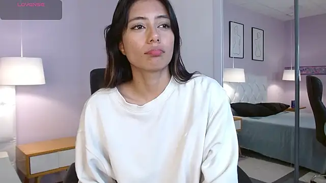 Cataleyaa23 online show from March 11, 7:20 pm