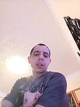 Snapshot of Hugo1993 chatting on March 1, 1:35 pm Hugo1993 online show from March 1, 1:35 pm