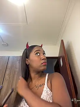 Emi rousse online show from April 2, 12:36 pm