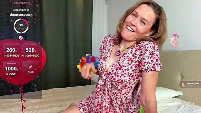 Snapshot of Lizacams chatting on June 29, 4:40 pm Lizacams online show from June 29, 4:40 pm