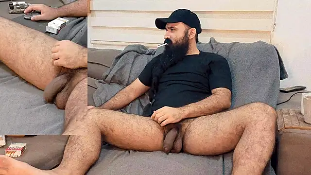 Snapshot of Barba_Negra_Fumador chatting on May 2, 9:53 pm Barba Negra Fumador online show from May 2, 9:53 pm