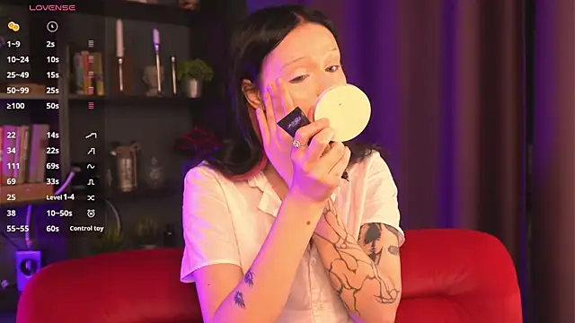 kittenlolla online show from April 14, 7:14 am