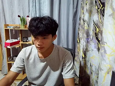 Snapshot of marksurelyhard chatting on July 26, 8:05 pm marksurelyhard online show from July 26, 8:05 pm