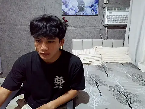 Snapshot of marksurelyhard chatting on August 1, 1:32 pm marksurelyhard online show from August 1, 1:32 pm