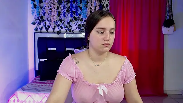 Julieta vegaxh online show from March 2, 6:59 pm