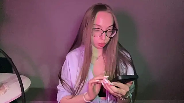 Snapshot of AngelinaFox0202 chatting on March 3, 8:48 pm AngelinaFox0202 online show from March 3, 8:48 pm