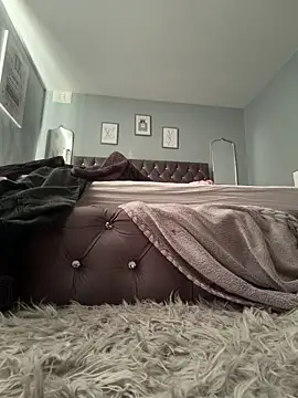 BeeMay22 online show from April 30, 11:38 am