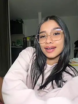 Bella Smithe online show from March 8, 12:42 pm