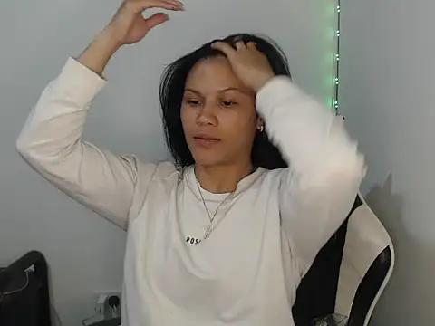 KathLovee online show from April 24, 2:30 pm