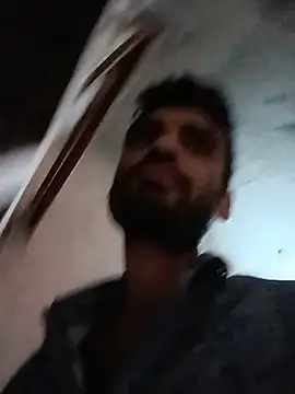 Snapshot of gauravsexy chatting on June 2, 4:03 am gauravsexy online show from June 2, 4:03 am