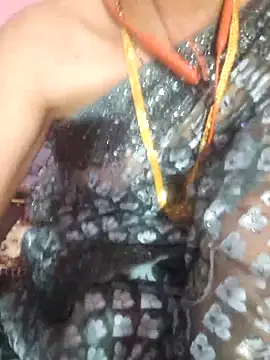 Snapshot of Couple_hot999 chatting on May 16, 12:26 pm Couple hot999 online show from May 16, 12:26 pm