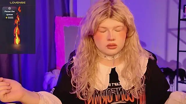 LilithNlsn online show from March 27, 9:36 pm