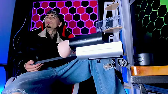 Max Hader  online show from March 21, 3:33 am